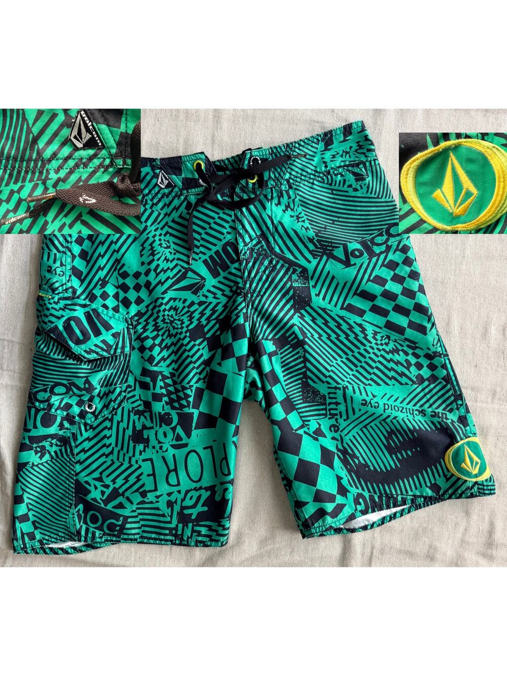 Volcom Y2K Maguro Print Mod Boardshorts Mens Size 30 Green Black Graphic Trunks